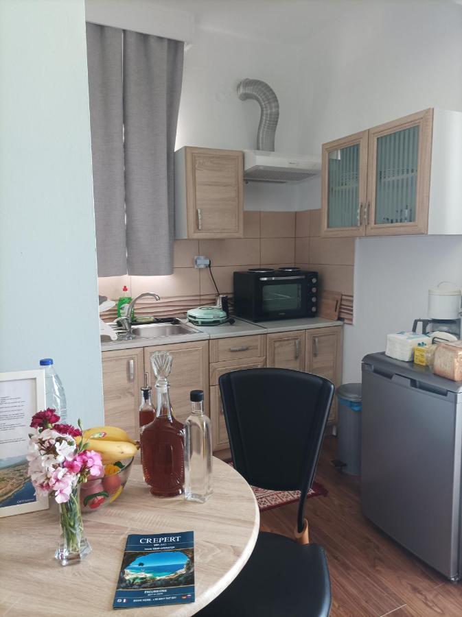 Beachfront Apartment Réthimno Kültér fotó